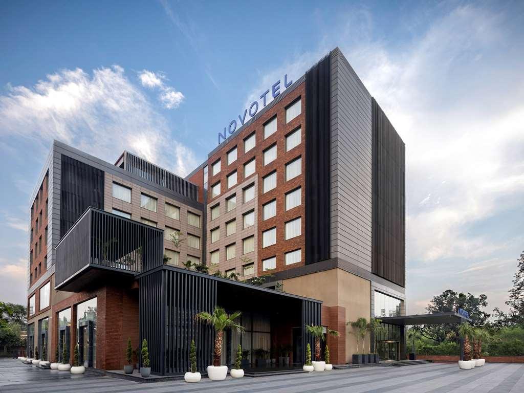 होटल Novotel Tribune Chowk 5*